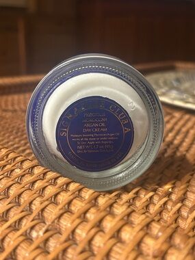 Signature Club A Precious Moroccan Argan Oil Day Cream — White